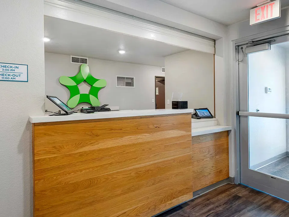 Lobby and Guest Check-in