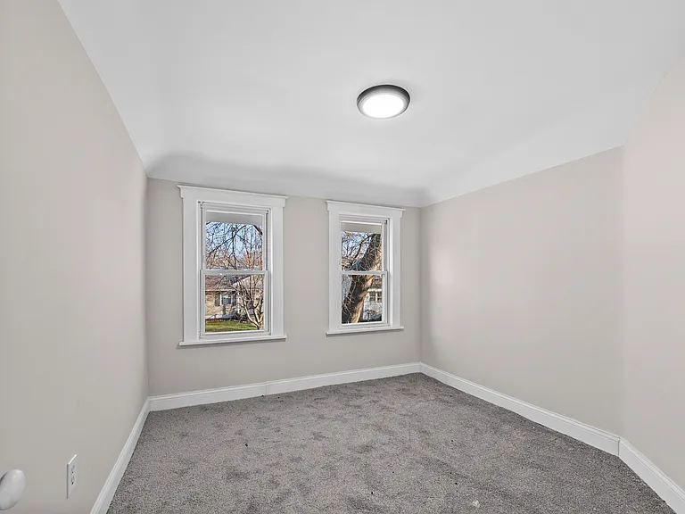 428 Bauman Ave — Photo 11