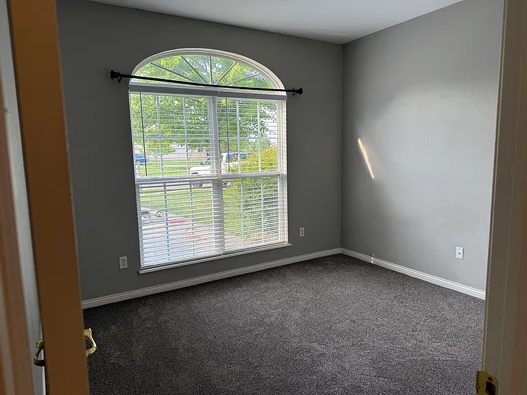 83 Hilltop Farms Blvd — Photo 9