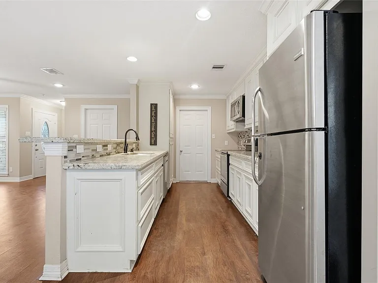 505 Malvern Ave — Photo 7