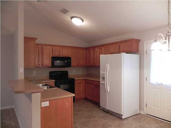 3rd image of 6833 Lonesome Pine Ln