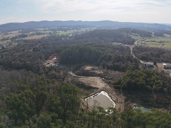 5th image of 1830 Rocky Valley Rd