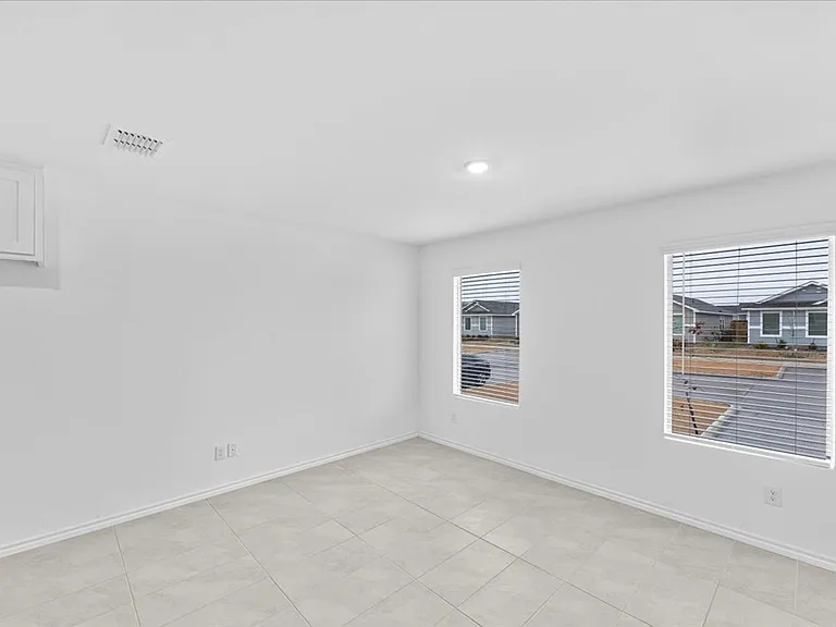 211 Herman Ln — Photo 6