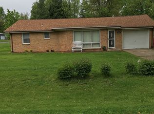 6210 Mayflower Dr, Decatur, IL 62521