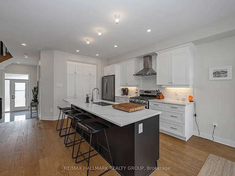 208 Big Dipper St E — Photo 9