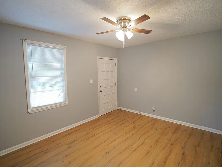 1308 Coleman St — Photo 5