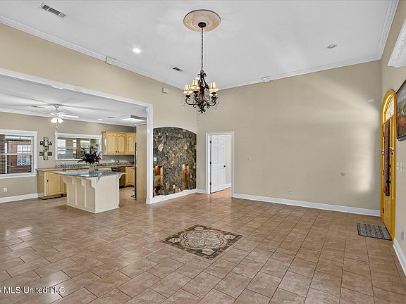 5th image of 2011 Tradewinds Dr
