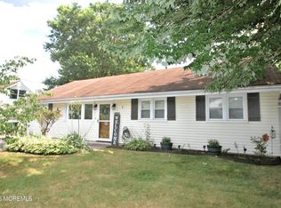 8 Pacific Ter, Hazlet, NJ 07730