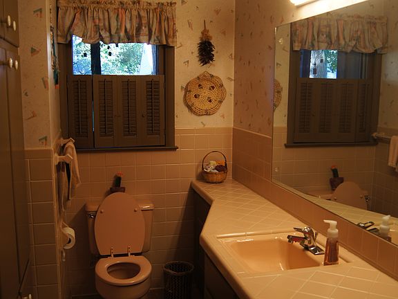 4th image of 2502 Law Ave