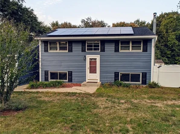 12 Garden Ct, Groton, CT 06355