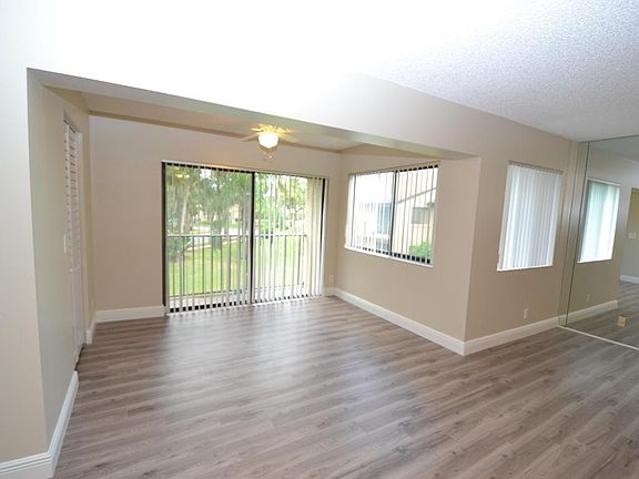 2nd image of 537 Shady Pine Way APT C2