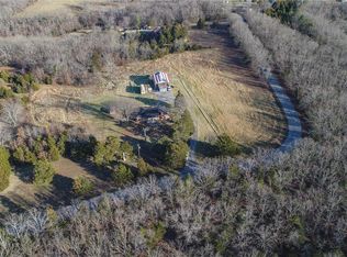 135 Pickles Ford Rd, Saint Clair, MO 63077