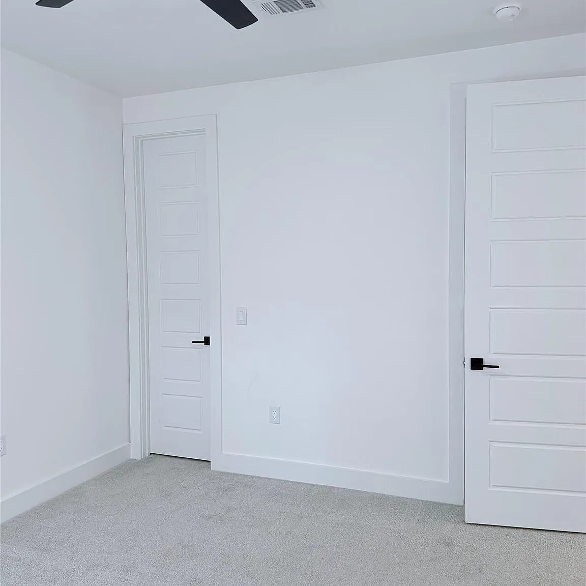 1417 Kramer Ln — Photo 2
