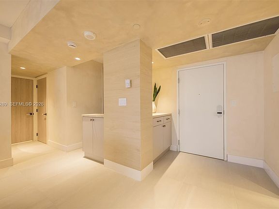 3rd image of 2301 Collins Ave APT 526
