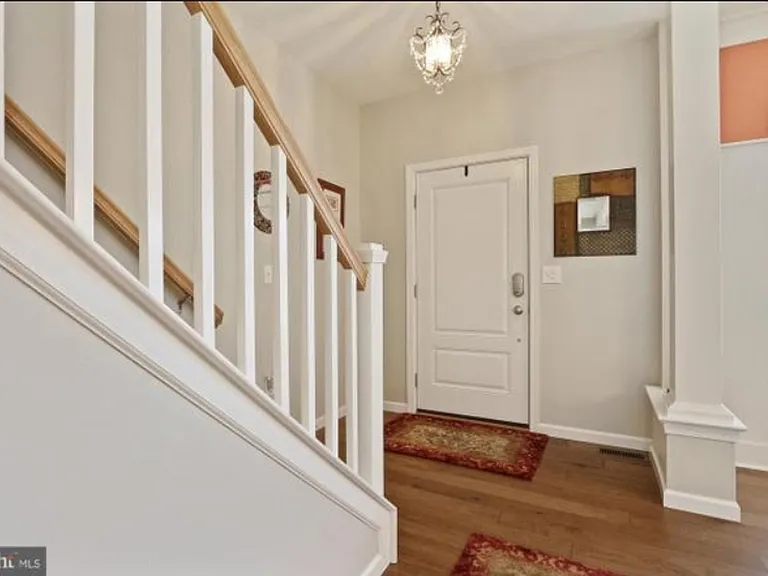118 Stone Arch Dr — Photo 3