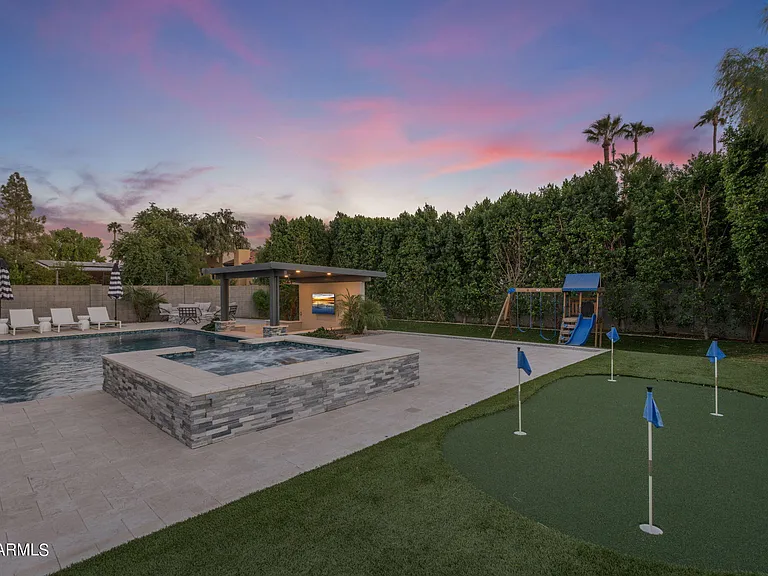 1629 E Montebello Ave — Photo 37