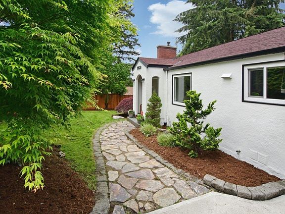 3rd image of 18620 16th Ave NE
