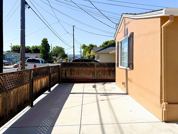 4th image of 1118 Victoria Ave