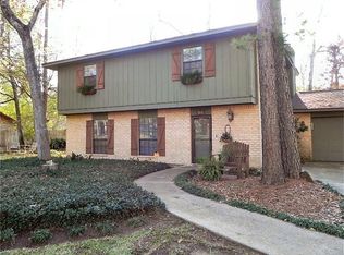 120 Royal Oaks St, Huntsville, TX 77320