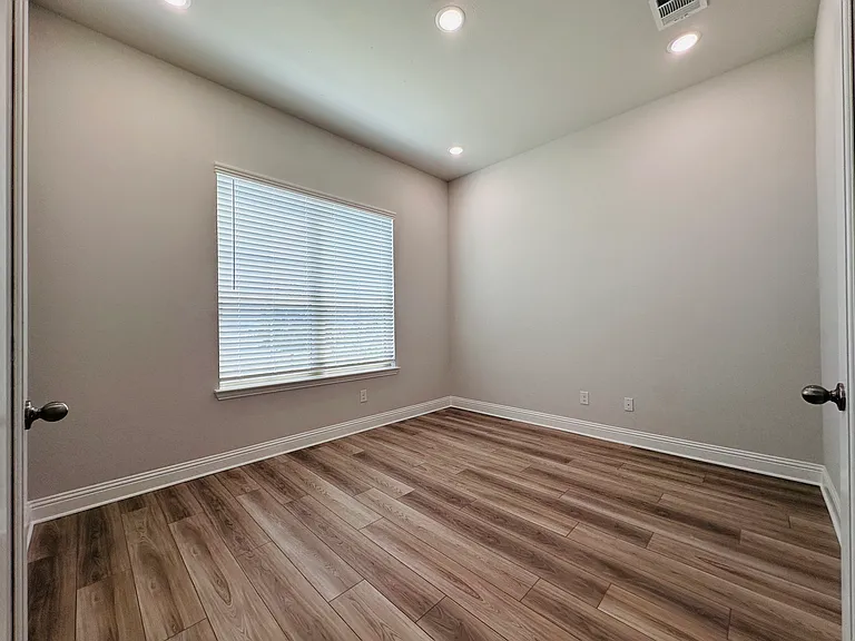 7017 Sunset Blvd — Photo 4