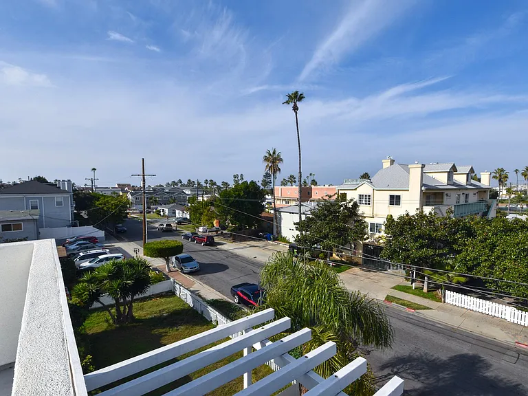253 Dahlia Ave — Photo 28