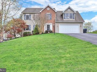 205 Sunset Dr, Mount Holly Springs, PA 17065
