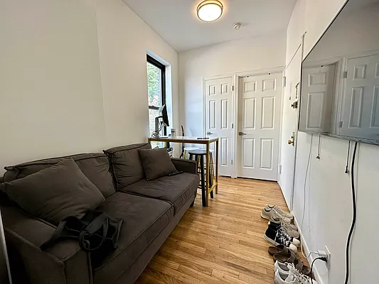 Rented by J PRESTON AND ASSOCIATES INC | media 8