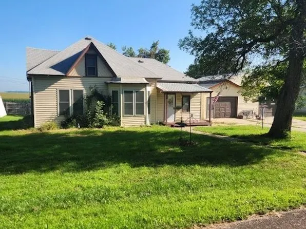 (undisclosed Address), Hills, MN 56138