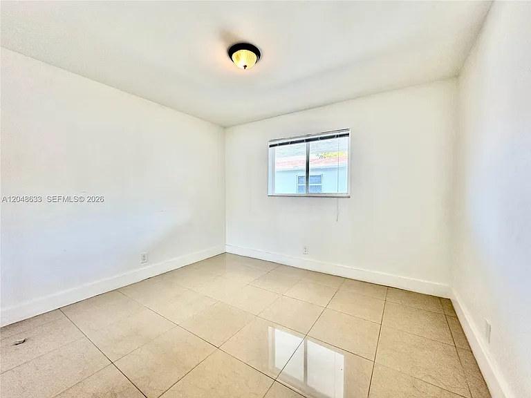 1540 SW 5th Pl #4 — Photo 29