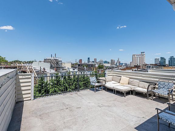 Huge rooftop deck with great views