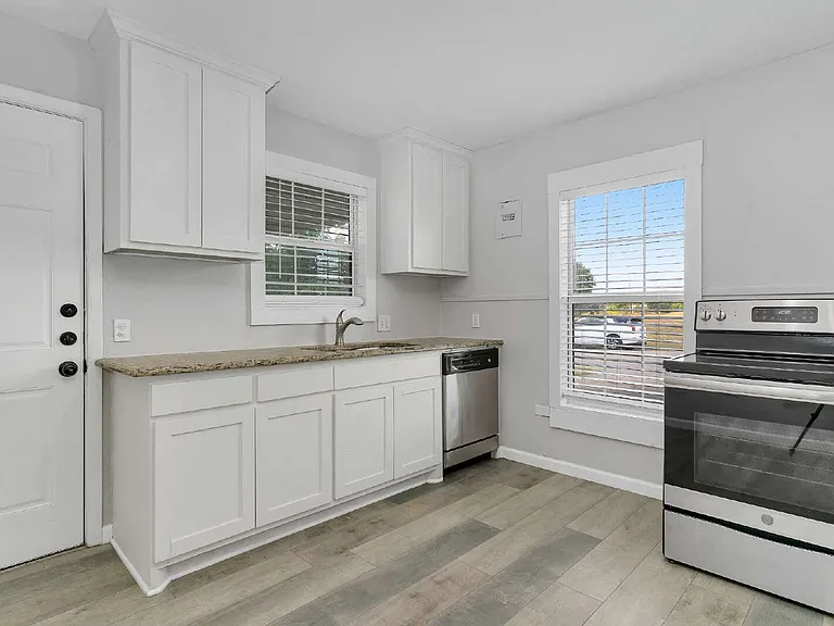 122 Ramsey St — Photo 10