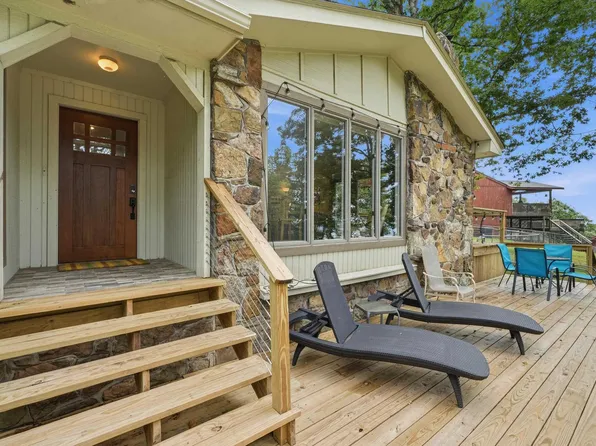 211 Chelsea Dr, Fairfield Bay, AR 72088
