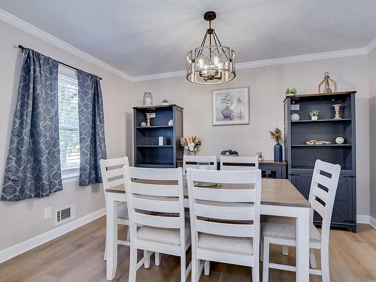 226 Thread Needle Rd E — Photo 13