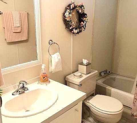 4th image of 527 Becky Way