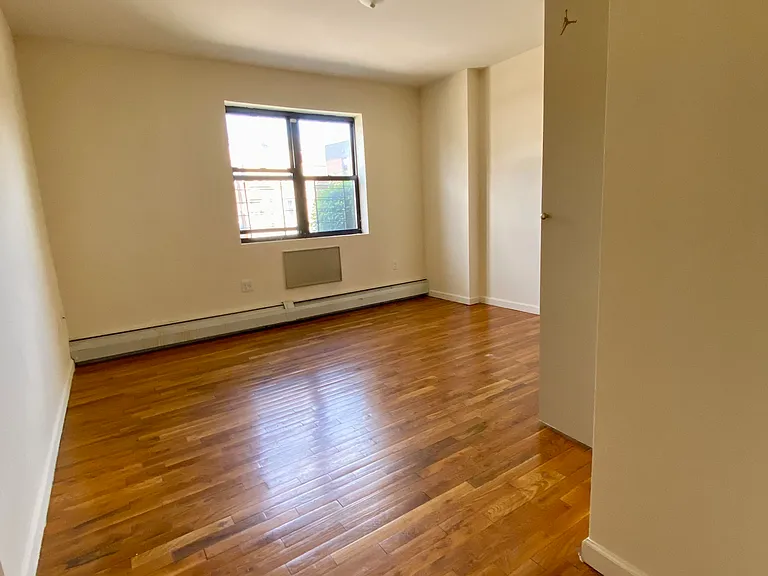 44 Hilton Ave #D2 — Photo 4