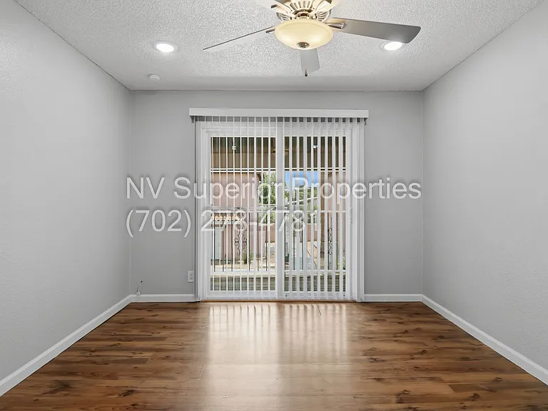 2274 E Desert Inn Rd — Photo 30