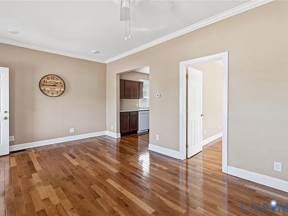 4th image of 2852 Lawson St