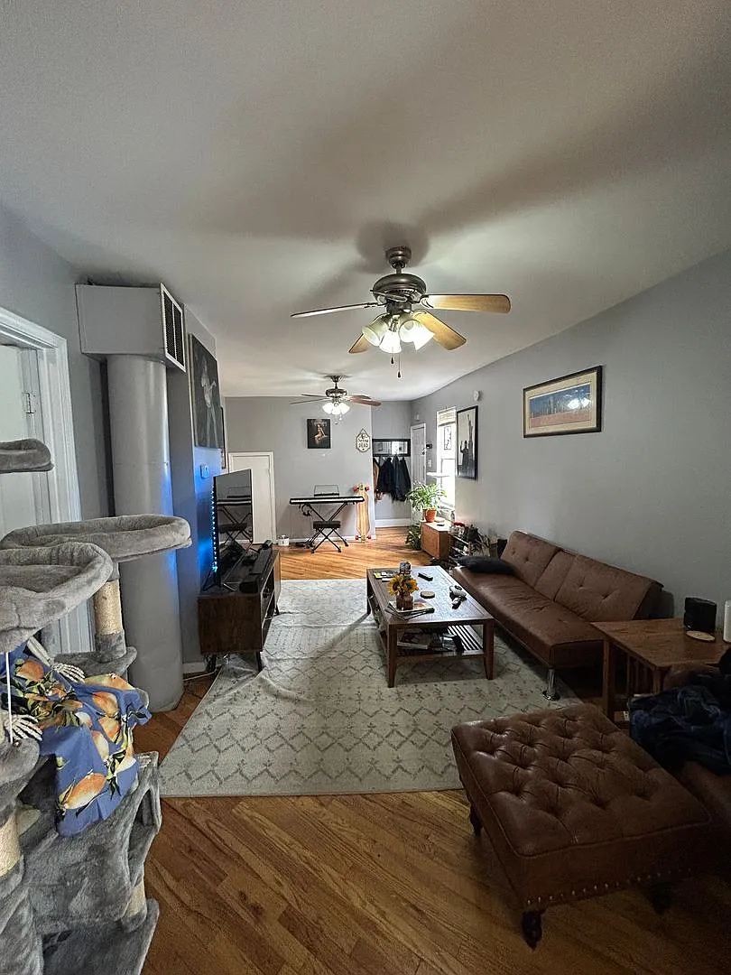 Building Photo - 1617 N Hudson Ave #2R