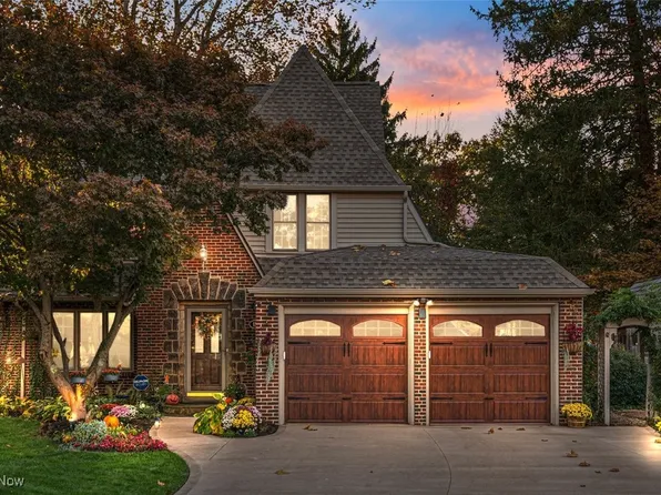 1550 Bridgeview Cir, Cuyahoga Falls, OH 44223