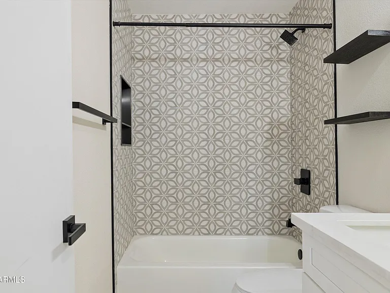 5117 E Beck Ln — Photo 20