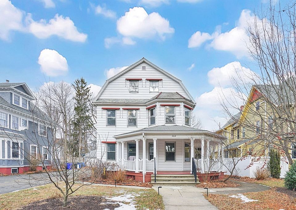 1st image of 264 Sumner Ave