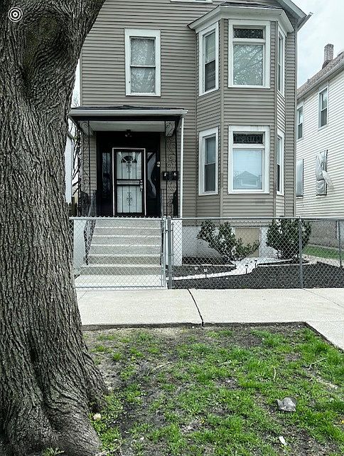 1st image of 8423 S Muskegon Ave