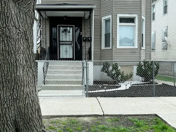 8423 S Muskegon Ave, Chicago, IL 60649