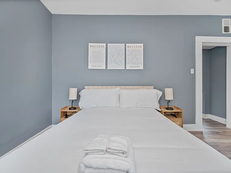 2413 Kenton St #2 — Photo 17
