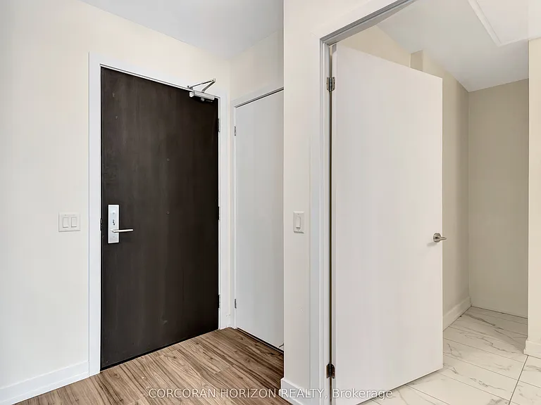 55 Duke St W #509 — Photo 7