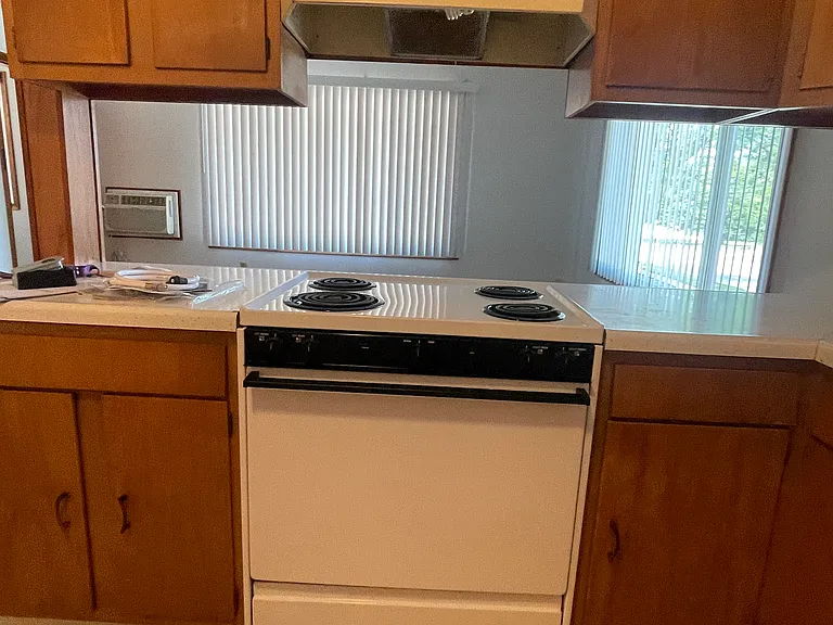 205 W Walworth St #5 — Photo 4