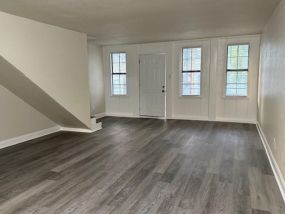 5th image of 1818 Prytania St #202