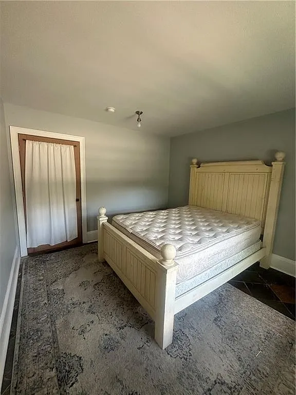 2 bed, 1.5 bath, 2700 sqft, $5,500 — Photo 4