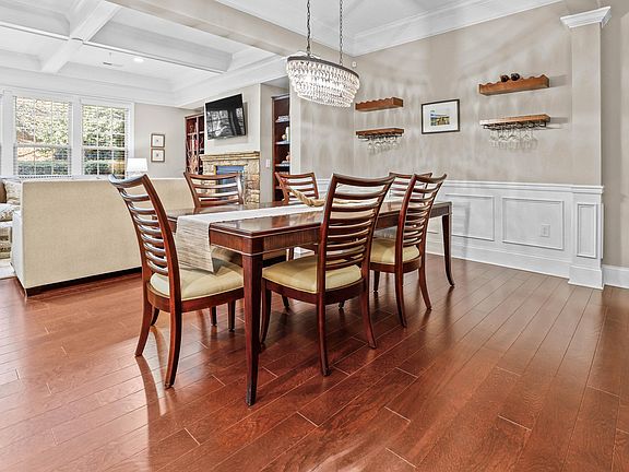 3rd image of 3815 Essex Garden Ln