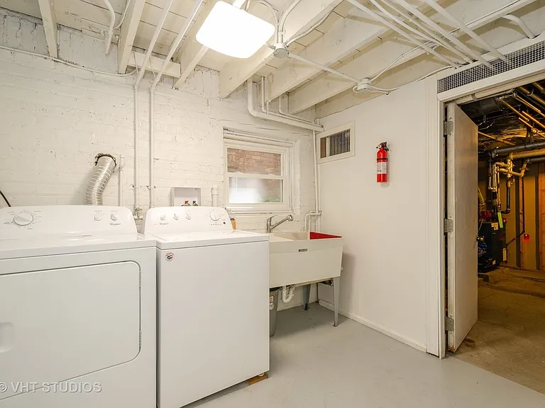 5540 N Austin Ave #2 — Photo 10